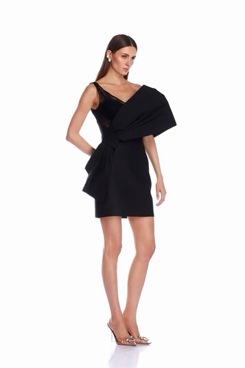 فستان سهرة قصير أسود بكتف واحد مزين بفيونكة